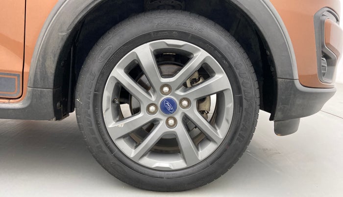 2018 Ford FREESTYLE TITANIUM 1.2 TI-VCT MT, Petrol, Manual, 31,169 km, Right Front Wheel