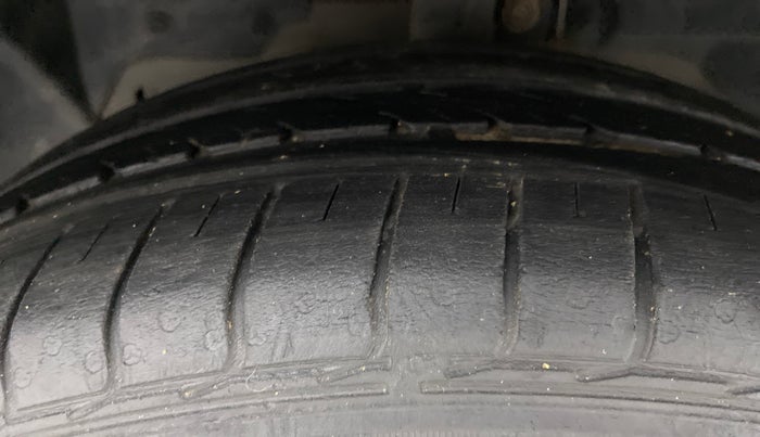 2018 Ford FREESTYLE TITANIUM 1.2 TI-VCT MT, Petrol, Manual, 31,169 km, Left Front Tyre Tread