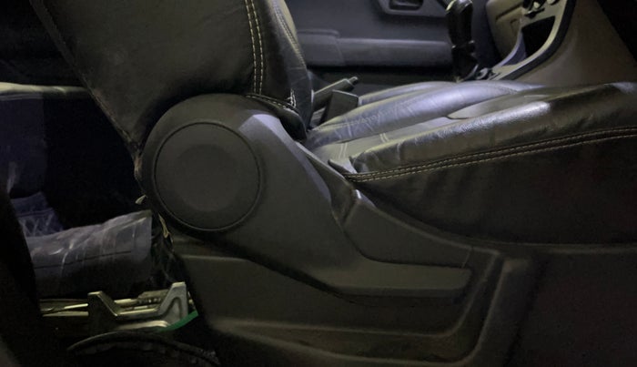 2021 Maruti New Wagon-R LXI CNG 1.0, CNG, Manual, 68,789 km, Driver Side Adjustment Panel