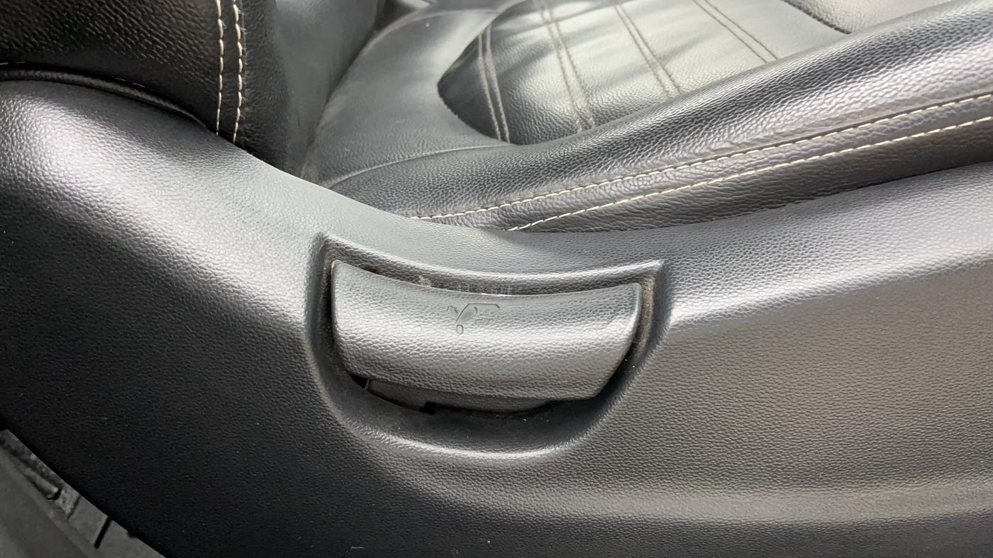 2017 Hyundai Creta E PLUS 1.6 PETROL, Petrol, Manual, 72,887 km, Driver Side Adjustment Panel