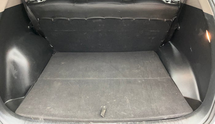 2017 Hyundai Creta E PLUS 1.6 PETROL, Petrol, Manual, 72,717 km, Boot Inside