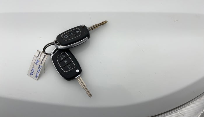 2017 Hyundai Creta E PLUS 1.6 PETROL, Petrol, Manual, 72,717 km, Key Close Up