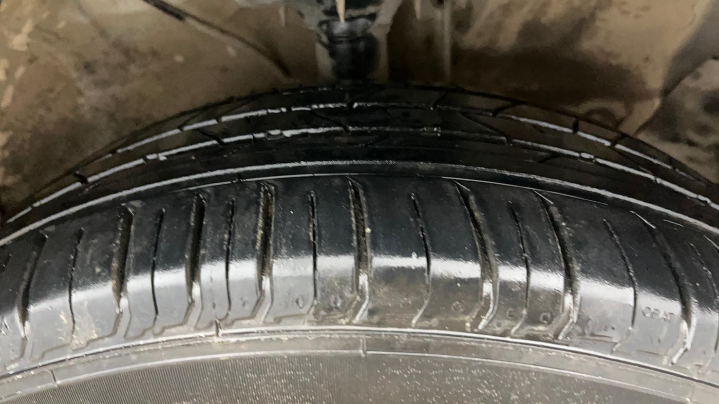 2017 Hyundai Creta E PLUS 1.6 PETROL, Petrol, Manual, 72,887 km, Right Front Tyre Tread