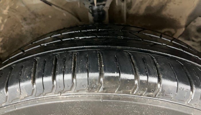 2017 Hyundai Creta E PLUS 1.6 PETROL, Petrol, Manual, 72,717 km, Right Front Tyre Tread