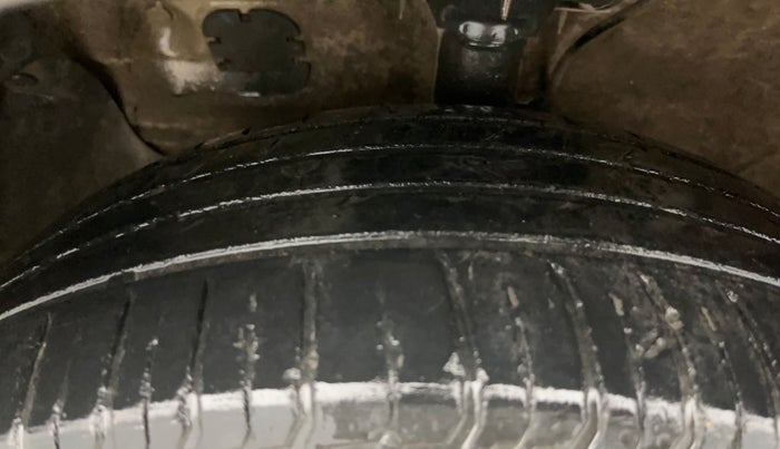 2017 Hyundai Creta E PLUS 1.6 PETROL, Petrol, Manual, 72,717 km, Left Front Tyre Tread