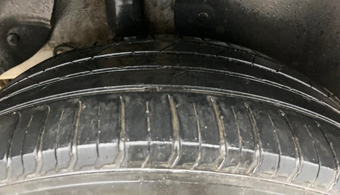 2017 Hyundai Creta E PLUS 1.6 PETROL, Petrol, Manual, 72,717 km, Right Rear Tyre Tread