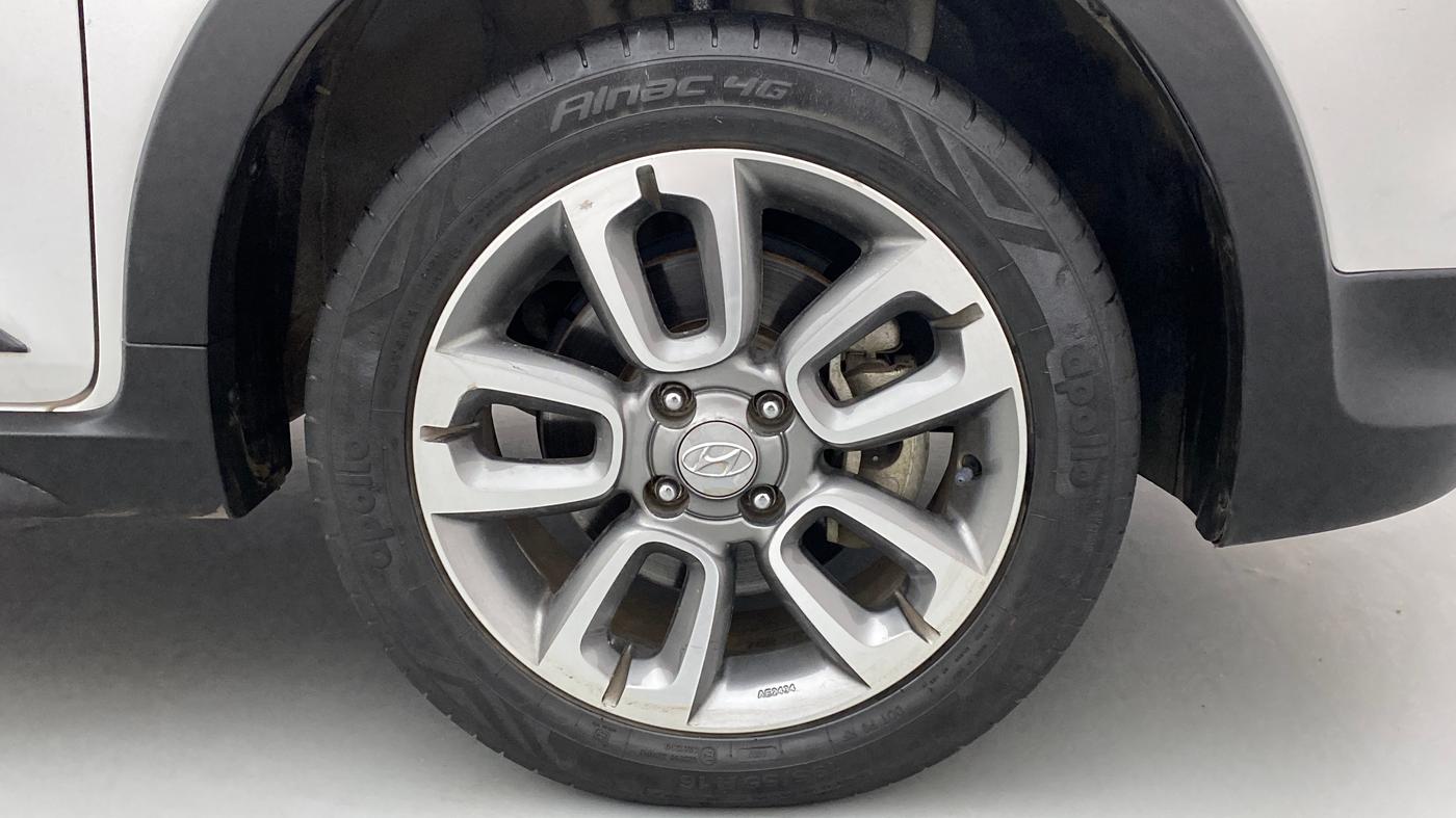 2017 Hyundai i20 Active 1.2 SX, Petrol, Manual, 28,674 km, Right Front Wheel