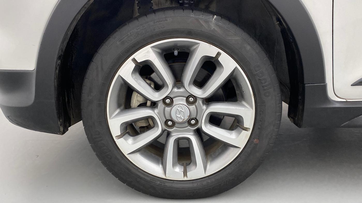 2017 Hyundai i20 Active 1.2 SX, Petrol, Manual, 28,674 km, Left Front Wheel