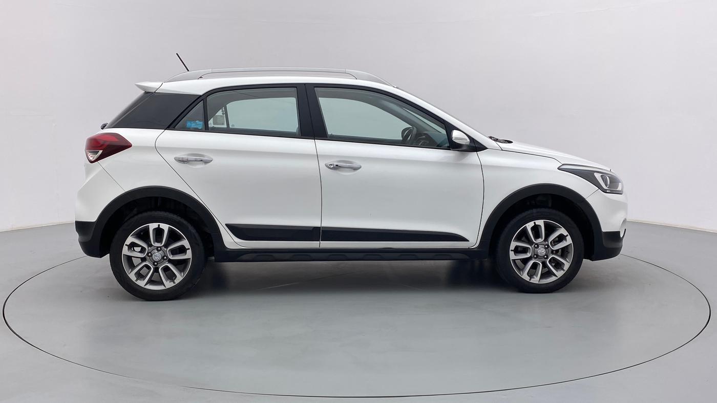 2017 Hyundai i20 Active 1.2 SX, Petrol, Manual, 28,674 km, Right Side View
