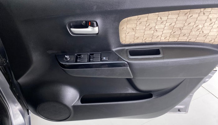 2017 Maruti Wagon R 1.0 VXI, Petrol, Manual, 39,061 km, Driver Side Door Panels Control