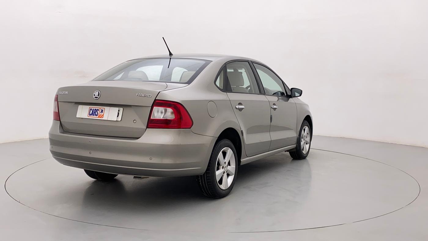 2016 Skoda Rapid 1.6 MPI STYLE PLUS MT, Petrol, Manual, 34,168 km, Right Back Diagonal