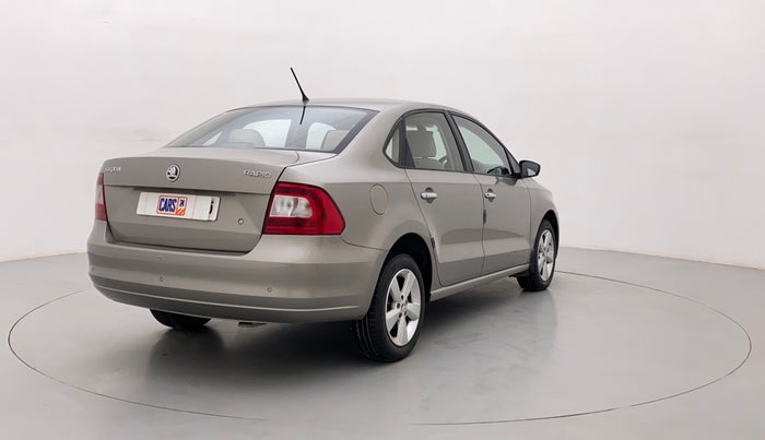 2016 Skoda Rapid 1.6 MPI STYLE PLUS MT, Petrol, Manual, 34,168 km, Right Back Diagonal