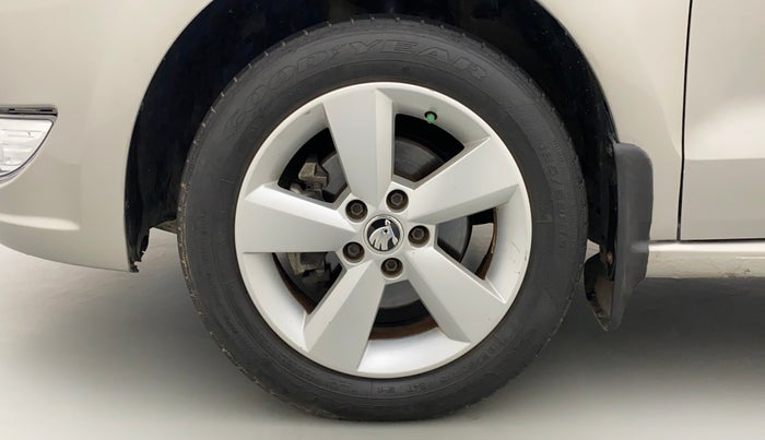 2016 Skoda Rapid 1.6 MPI STYLE PLUS MT, Petrol, Manual, 34,168 km, Left Front Wheel
