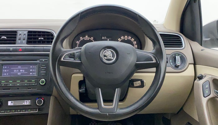 2016 Skoda Rapid 1.6 MPI STYLE PLUS MT, Petrol, Manual, 34,168 km, Steering Wheel Close Up