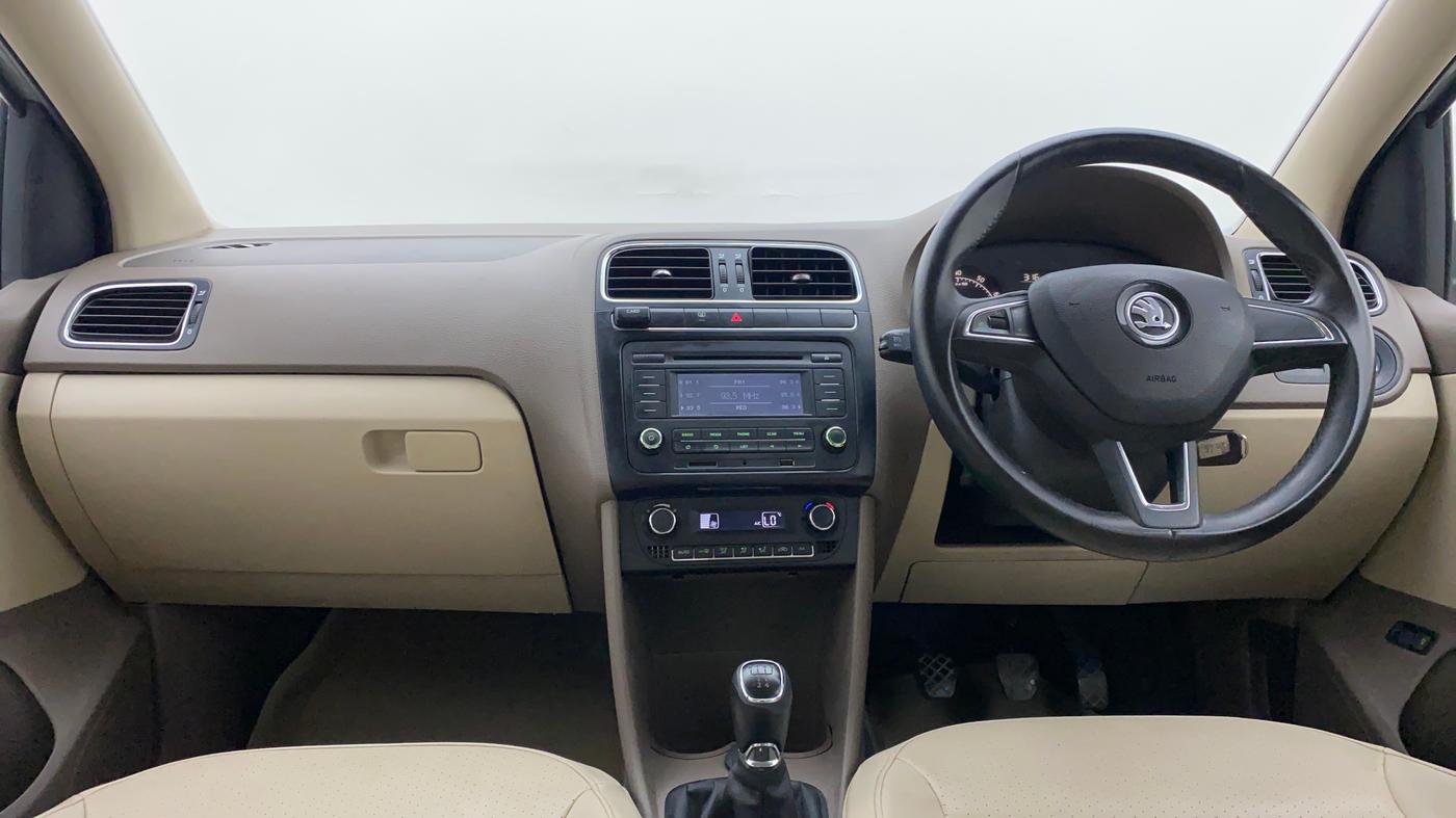 2016 Skoda Rapid 1.6 MPI STYLE PLUS MT, Petrol, Manual, 34,168 km, Dashboard