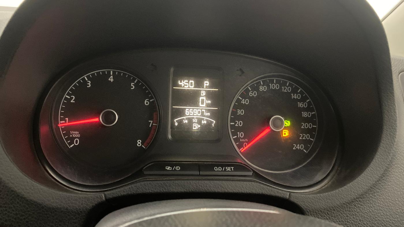 2016 Volkswagen Vento COMFORTLINE 1.2 TSI AT, Petrol, Automatic, 65,952 km, Odometer Image