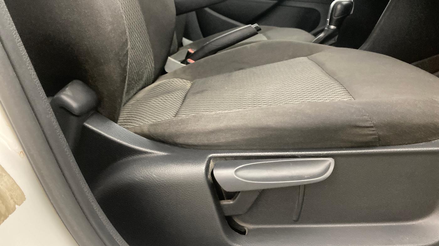 2016 Volkswagen Vento COMFORTLINE 1.2 TSI AT, Petrol, Automatic, 65,952 km, Driver Side Adjustment Panel