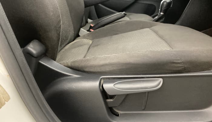 2016 Volkswagen Vento COMFORTLINE 1.2 TSI AT, Petrol, Automatic, 65,900 km, Driver Side Adjustment Panel