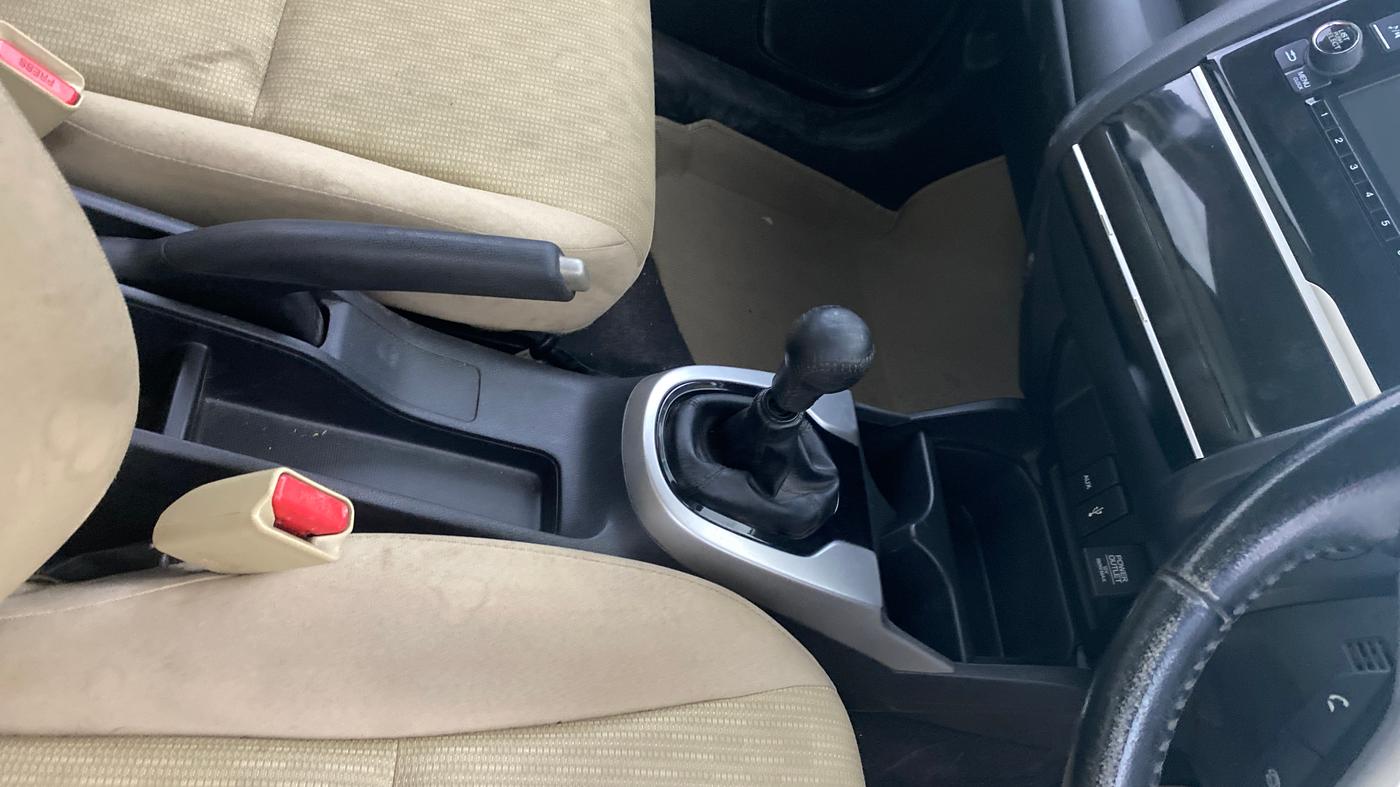 2015 Honda Jazz 1.2L I-VTEC V, Petrol, Manual, 60,119 km, Gear Lever