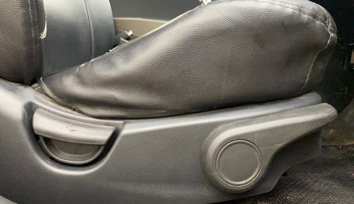 2015 Hyundai Xcent SX 1.2, Petrol, Manual, 1,14,980 km, Driver Side Adjustment Panel