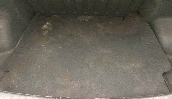 2015 Hyundai Xcent SX 1.2, Petrol, Manual, 1,14,980 km, Boot Inside