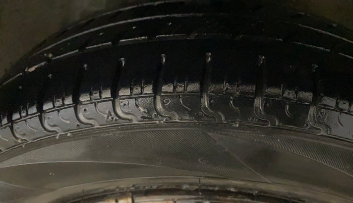 2015 Maruti Alto K10 VXI, Petrol, Manual, 1,59,715 km, Right Front Tyre Tread