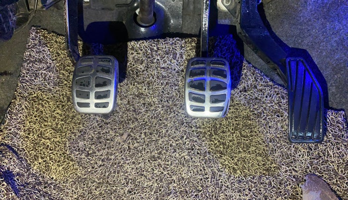 2015 Maruti Alto K10 VXI, Petrol, Manual, 1,59,715 km, Pedals