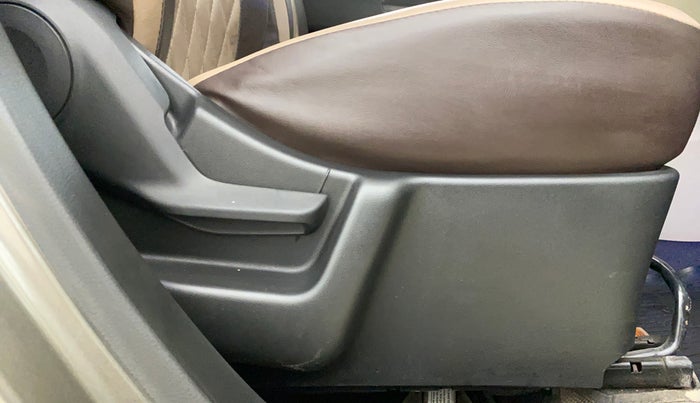 2020 Maruti New Wagon-R VXI (O) 1.0, Petrol, Manual, 22,498 km, Driver Side Adjustment Panel