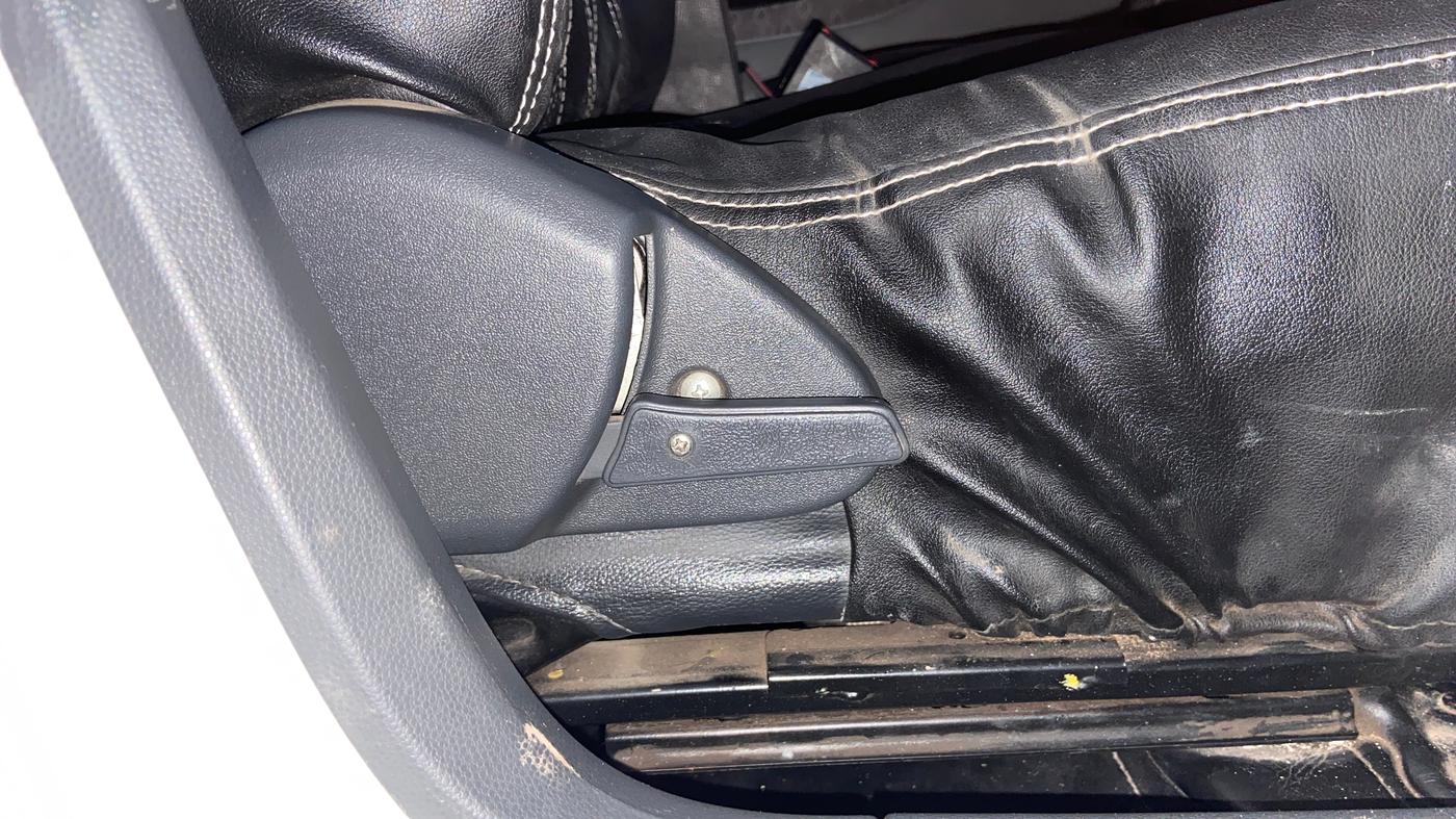 2019 Maruti Alto 800 LXI, CNG, Manual, 95,715 km, Driver Side Adjustment Panel