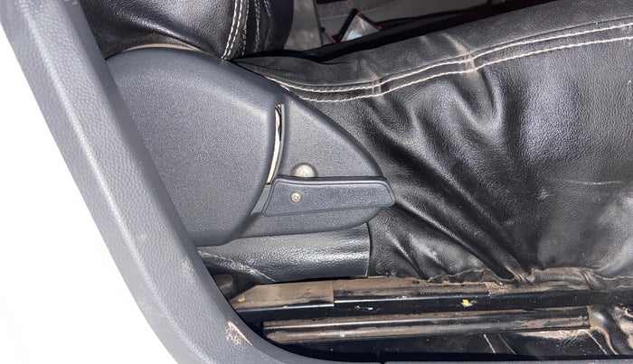 2019 Maruti Alto 800 LXI, CNG, Manual, 95,614 km, Driver Side Adjustment Panel