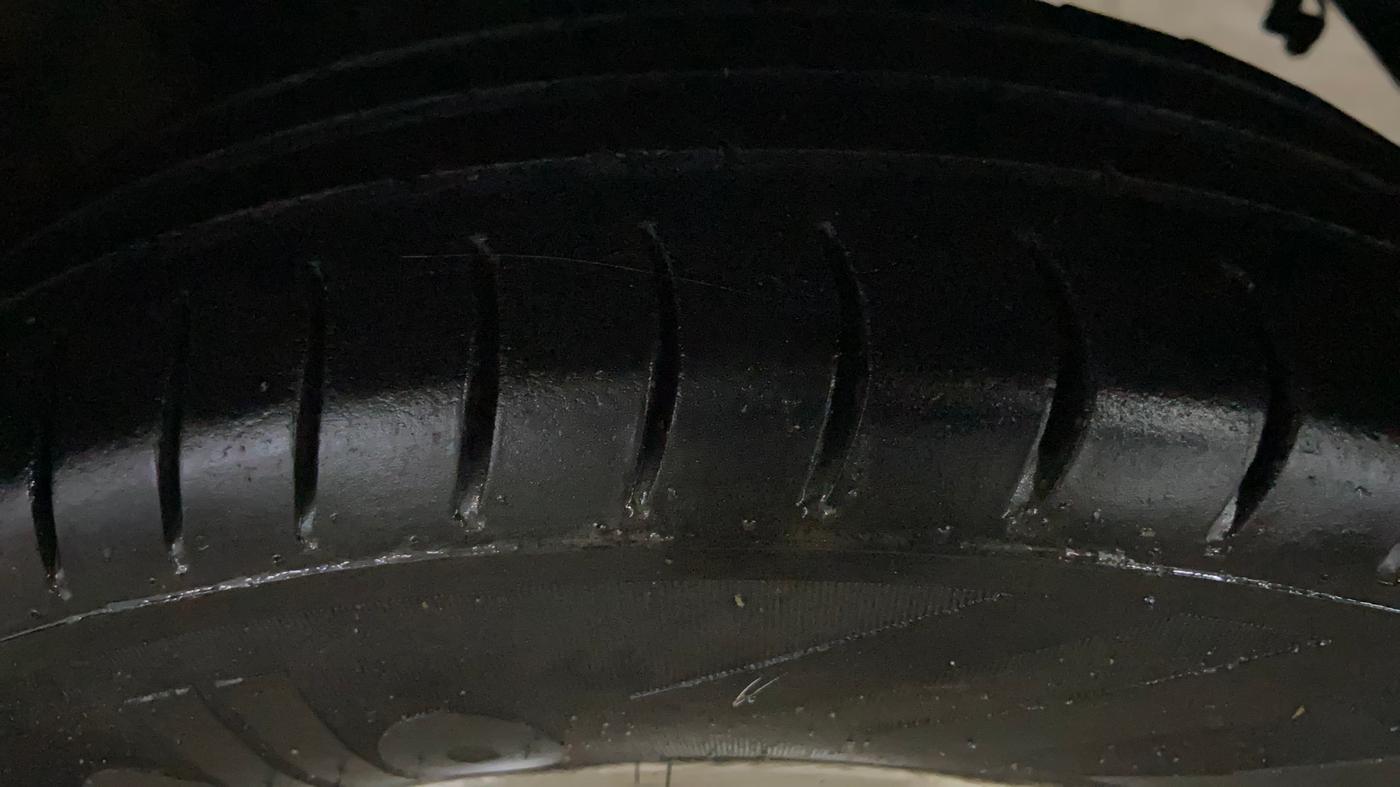 2019 Maruti Alto 800 LXI, CNG, Manual, 95,715 km, Left Rear Tyre Tread