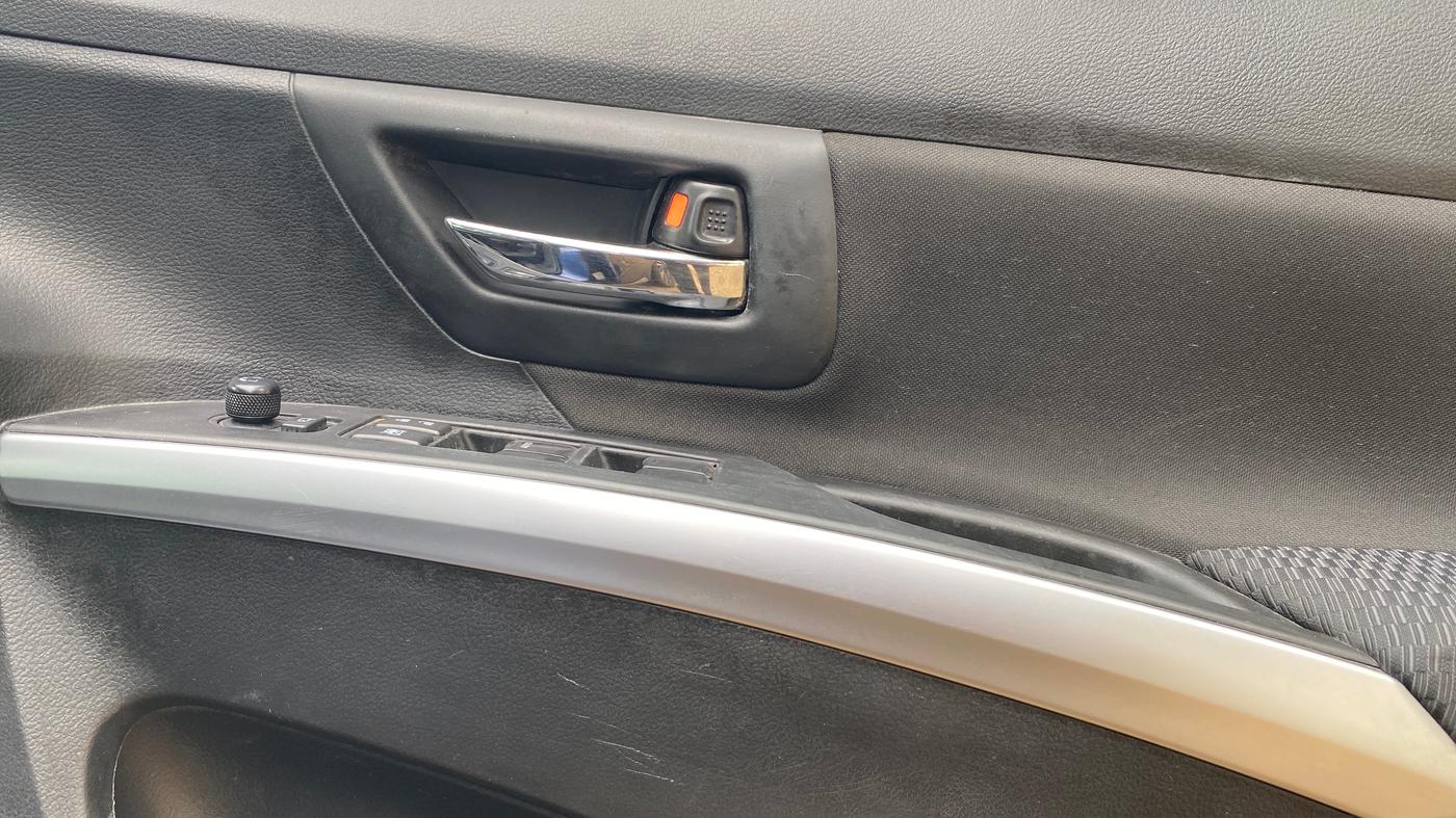 2022 Maruti S Cross ZETA 1.5, Petrol, Manual, 37,684 km, Driver Side Door Panels Control