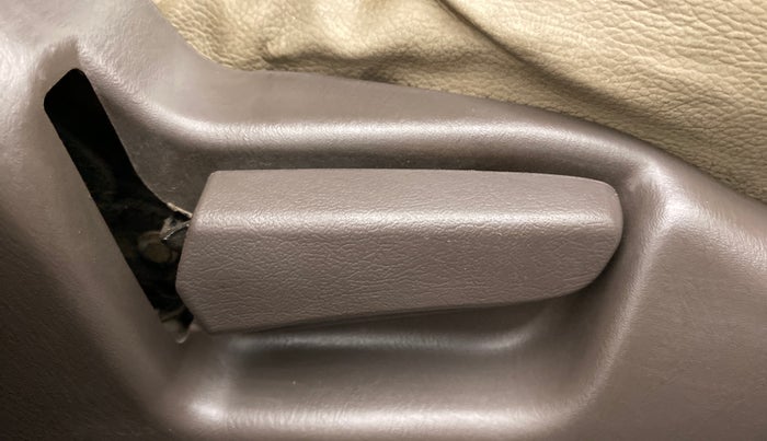2010 Maruti Zen Estilo LXI, Petrol, Manual, 34,888 km, Driver Side Adjustment Panel