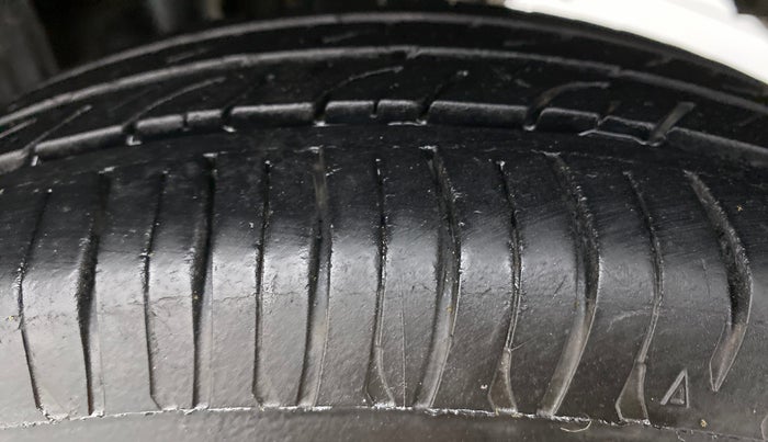 2010 Maruti Zen Estilo LXI, Petrol, Manual, 34,888 km, Left Rear Tyre Tread