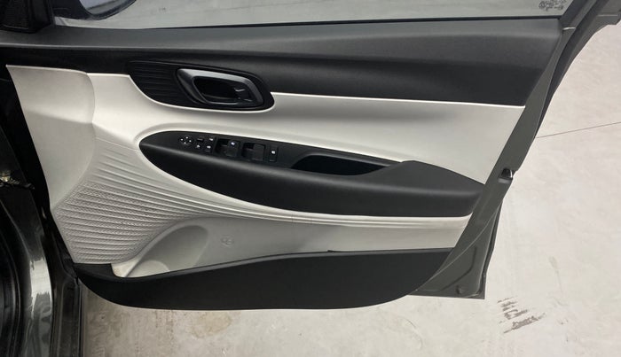 2023 Hyundai NEW I20 SPORTZ 1.2 IVT, Petrol, Automatic, 38,313 km, Driver Side Door Panels Control