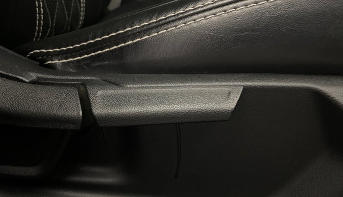 2023 Hyundai NEW I20 SPORTZ 1.2 IVT, Petrol, Automatic, 38,313 km, Driver Side Adjustment Panel