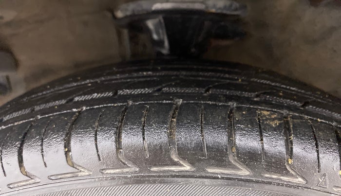 2011 Hyundai i10 SPORTZ 1.2, Petrol, Manual, 80,184 km, Left Front Tyre Tread