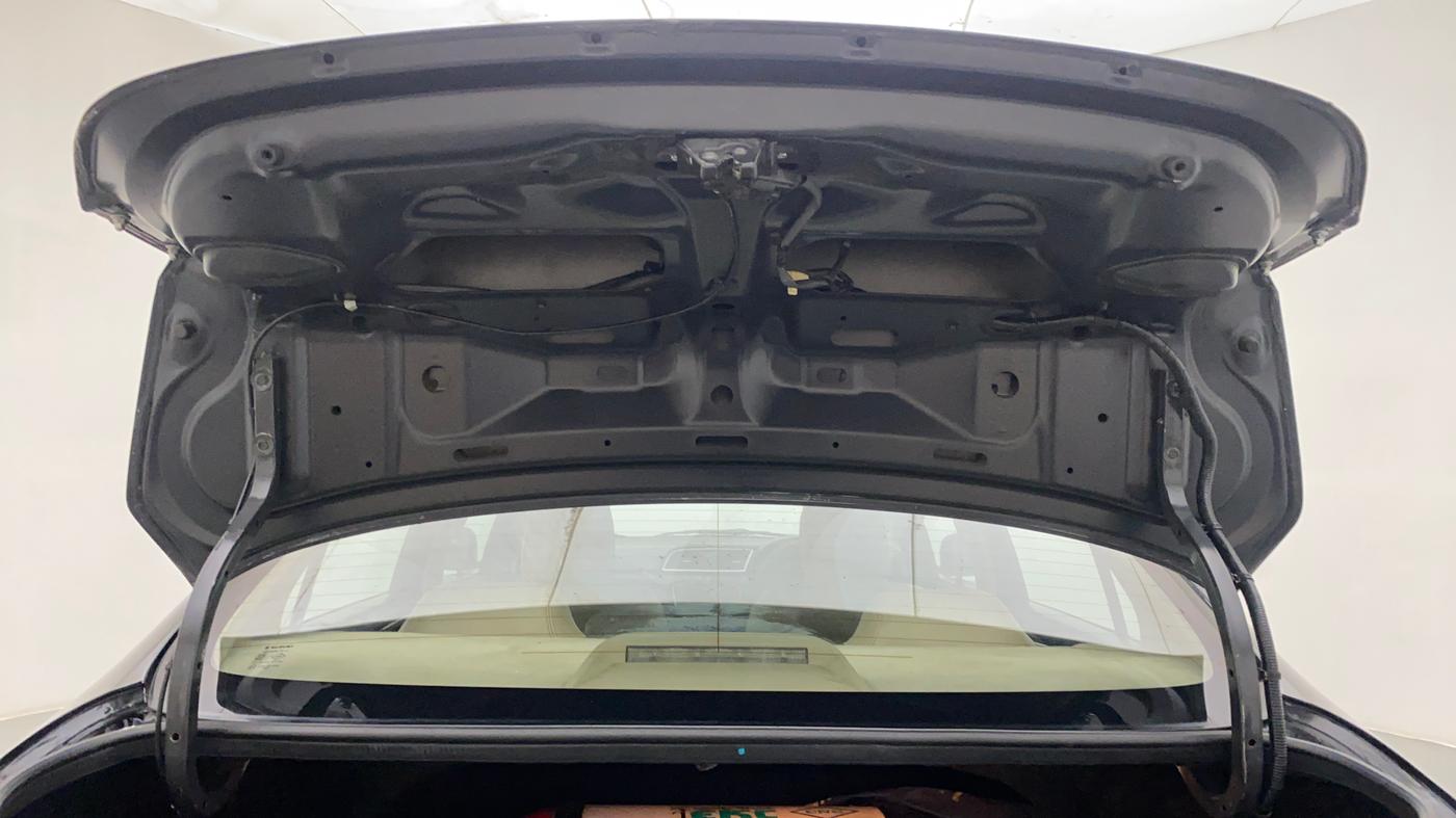 2016 Maruti Ciaz VXI, CNG, Manual, 1,05,437 km, Boot Door Open