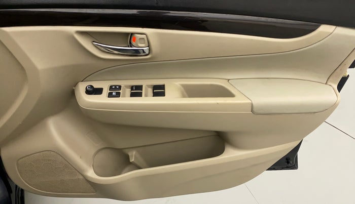 2016 Maruti Ciaz VXI, CNG, Manual, 1,05,437 km, Driver Side Door Panels Control