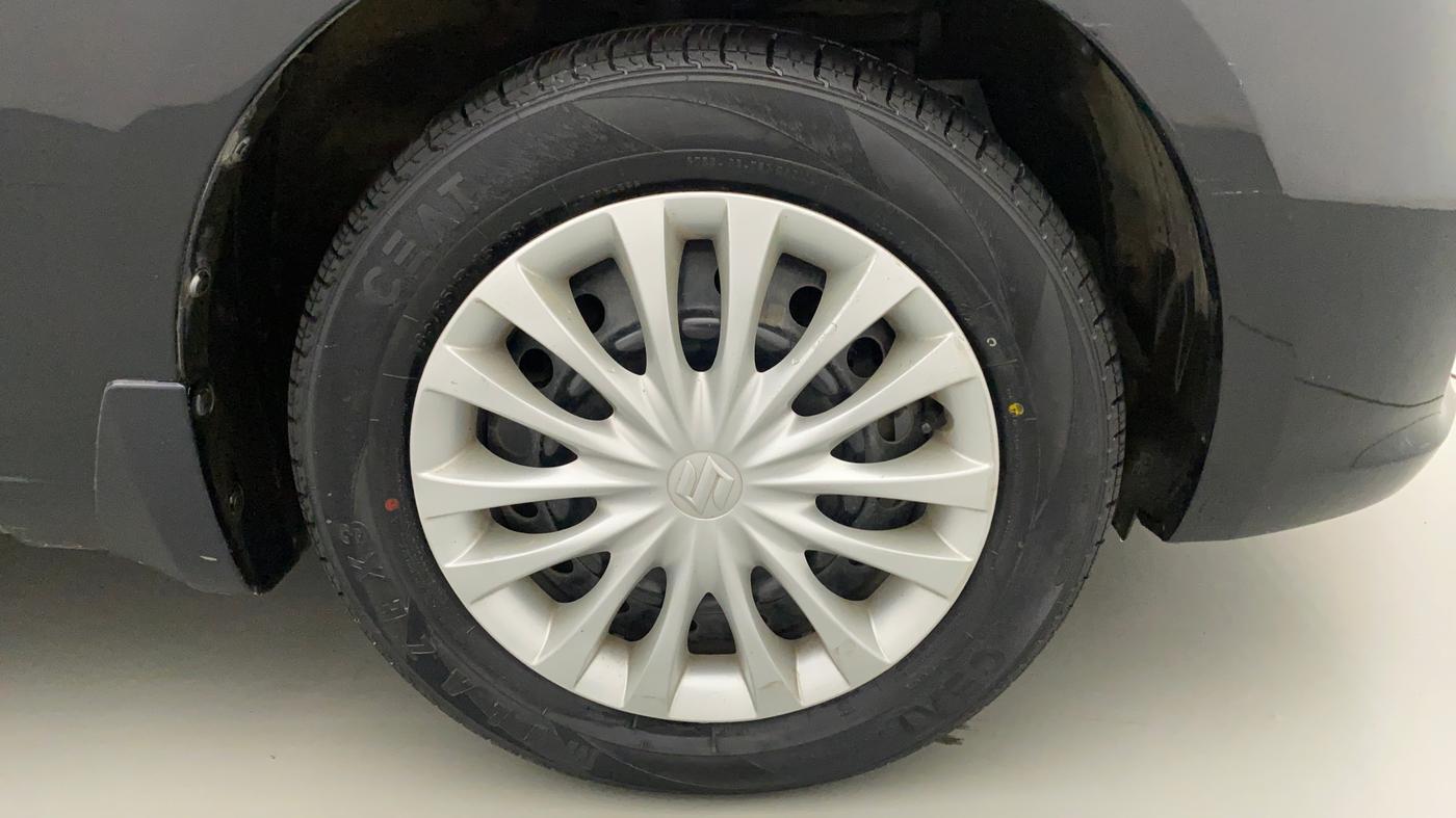 2016 Maruti Ciaz VXI, CNG, Manual, 1,05,437 km, Right Front Wheel