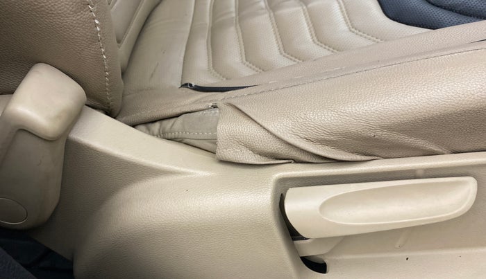 2017 Volkswagen Polo HIGHLINE1.5L, Diesel, Manual, 96,934 km, Driver Side Adjustment Panel