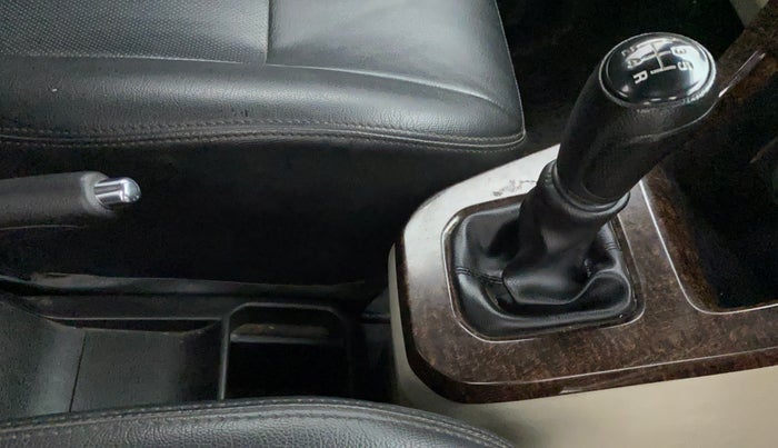 2019 Maruti New Wagon-R VXI 1.0, Petrol, Manual, 87,354 km, Gear Lever