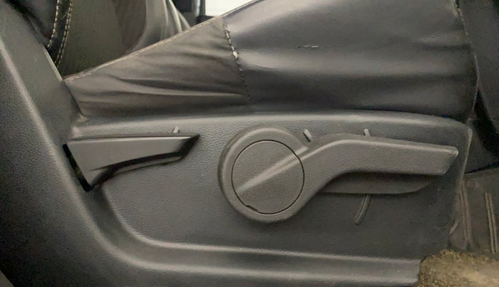 2022 Mahindra Thar LX HARD TOP 4WD MT, Diesel, Manual, 72,179 km, Driver Side Adjustment Panel