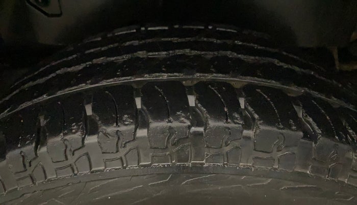 2022 Mahindra Thar LX HARD TOP 4WD MT, Diesel, Manual, 72,179 km, Left Rear Tyre Tread