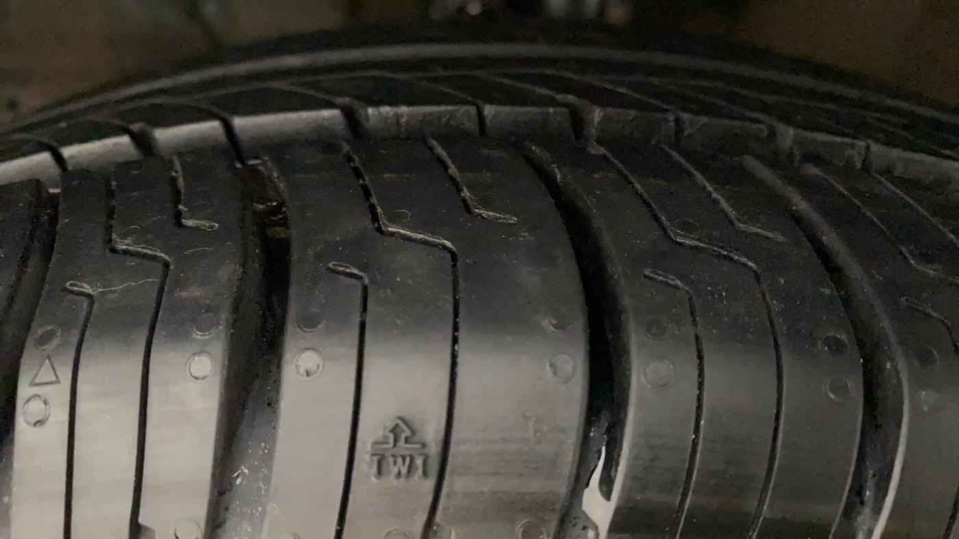 2019 Maruti Baleno DELTA PETROL 1.2, Petrol, Manual, 39,787 km, Left Front Tyre Tread