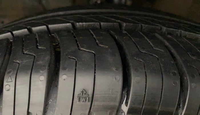 2019 Maruti Baleno DELTA PETROL 1.2, Petrol, Manual, 39,787 km, Left Front Tyre Tread