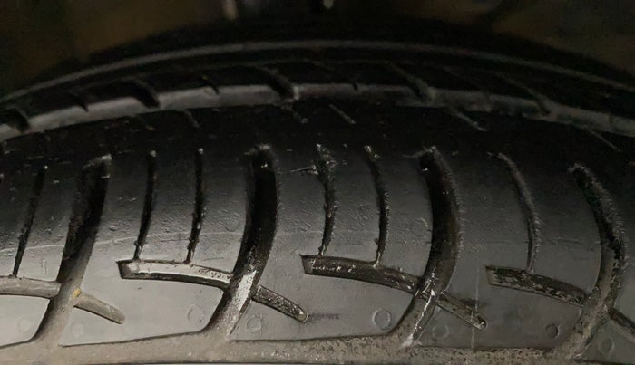2019 Maruti Baleno DELTA PETROL 1.2, Petrol, Manual, 39,787 km, Right Front Tyre Tread