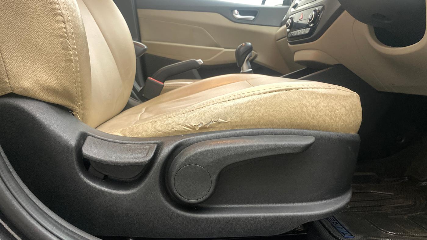 2019 Hyundai Verna 1.6 VTVT SX, Petrol, Manual, 93,662 km, Driver Side Adjustment Panel