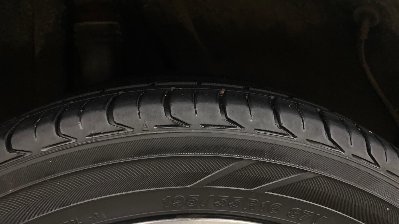 2019 Hyundai Verna 1.6 VTVT SX, Petrol, Manual, 93,662 km, Right Rear Tyre Tread