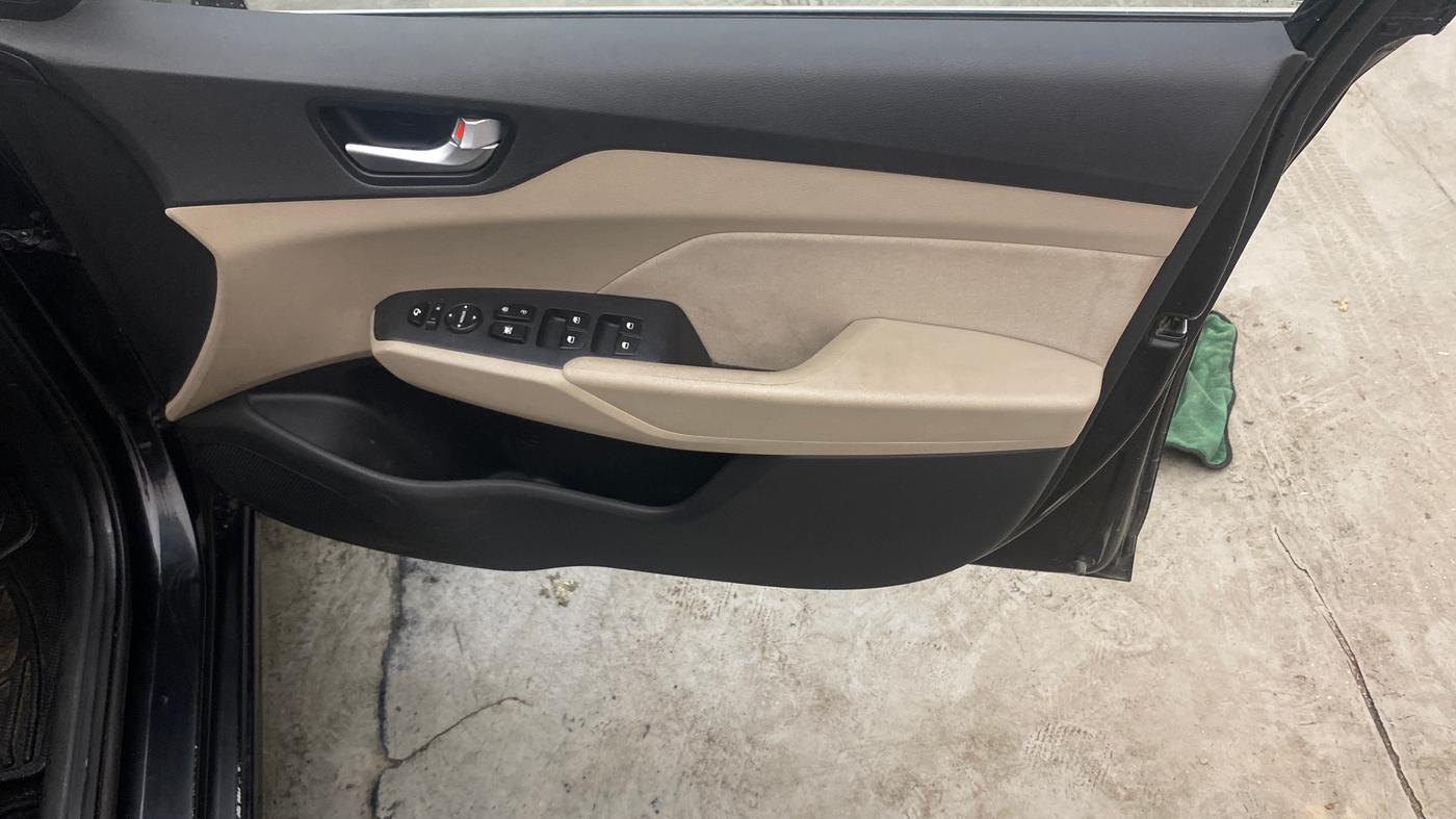 2019 Hyundai Verna 1.6 VTVT SX, Petrol, Manual, 93,662 km, Driver Side Door Panels Control